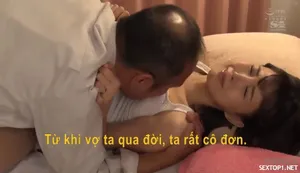 Má dâm lén lút với hai cậu bạn thân của con trai