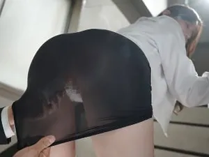 Anh chàng thể hình đẹp trai là vua biển P2, quan hệ với nhiều cô gái và có những video sex bị rò rỉ trong một bộ sưu tập dài...